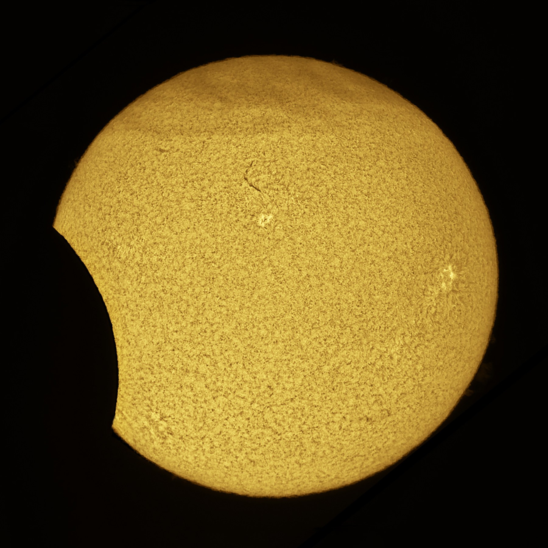 2021_06_10 Eclipse H-alpha colored1.jpg