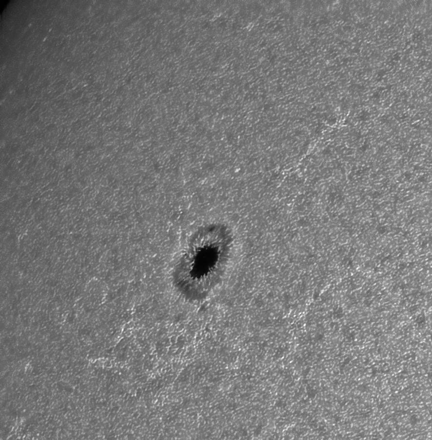 sunspot_on_june_14_by_giovannigabrieli_deliq3z-pre.jpg