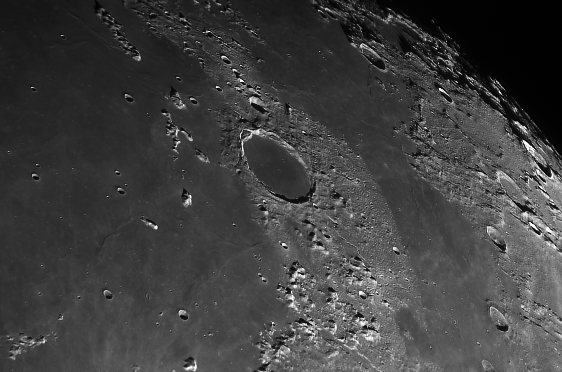 2024-02-19-1949_0-U-L-Moon.jpg