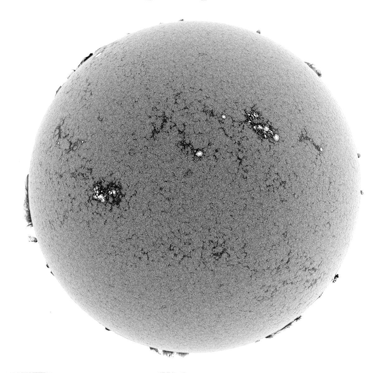 Sol del 04 de Mayo 2024-Meade-CaK-PST mod-1az-neg.jpg