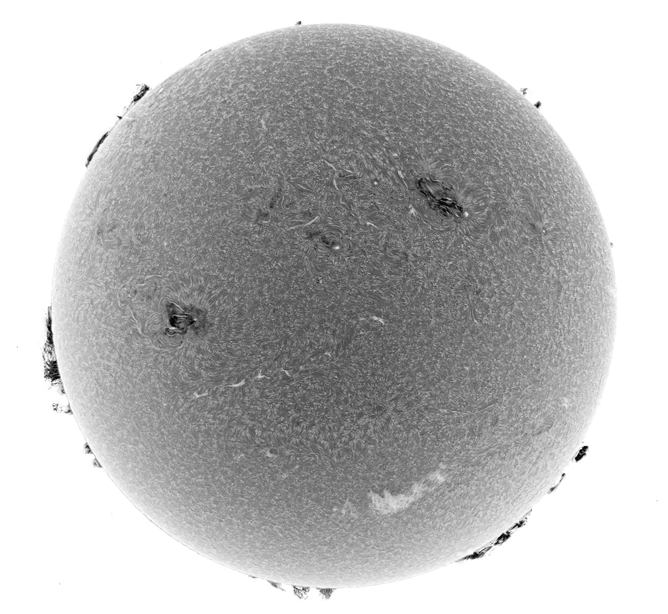 Sol del 04 de Mayo 2024-Solarmax 90-DS-BF30-1az-neg.jpg